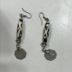 Source Unknown Black and Cream Dangle Earrings